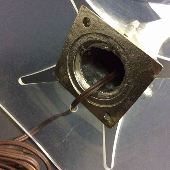 Vintage Chrome & Lucite Table Lamp With Harp 27 inches Tall 1970s 80s - Picture 5 of 7